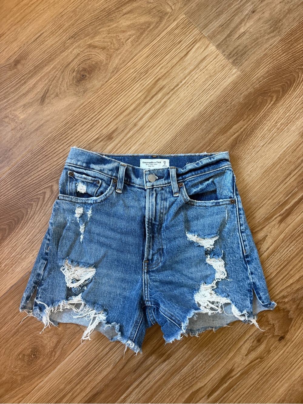 Abercrombie & Fitch The 4” Mom Short - High Rise - Cutoff Shorts - Blue